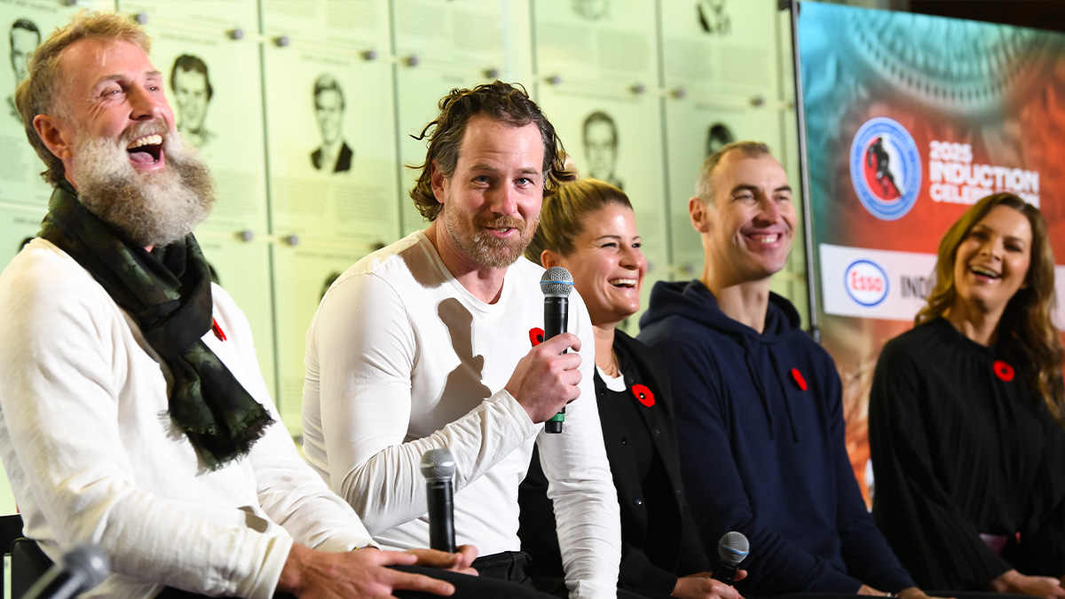 The Hockey Hall of Fame Class of 2025 share a laugh at the Esso Inductee Fan Forum.