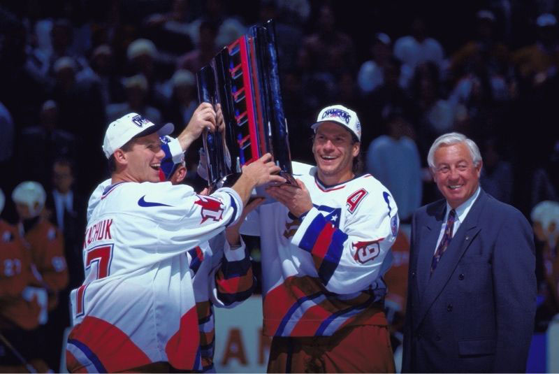 Keith Tkachuk and Joel Otto hoist the World Cup in 1996.